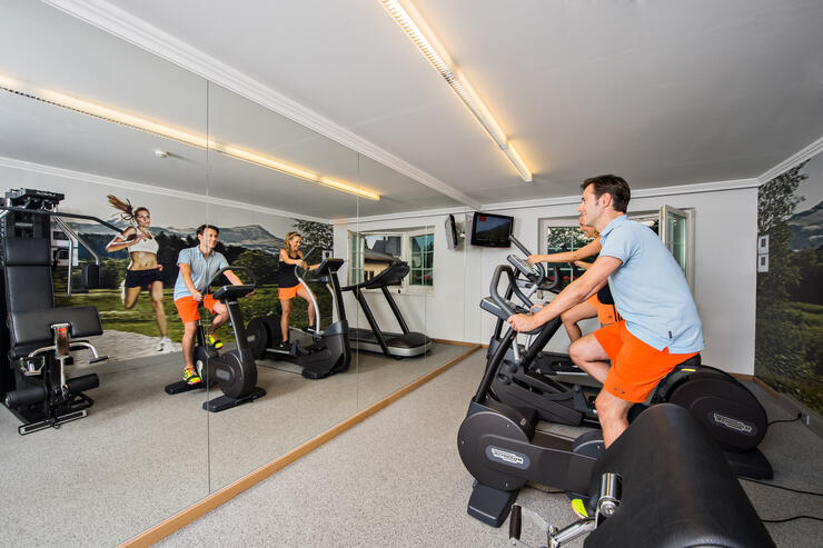 kitzbühel fitnessraum sporthotel reisch